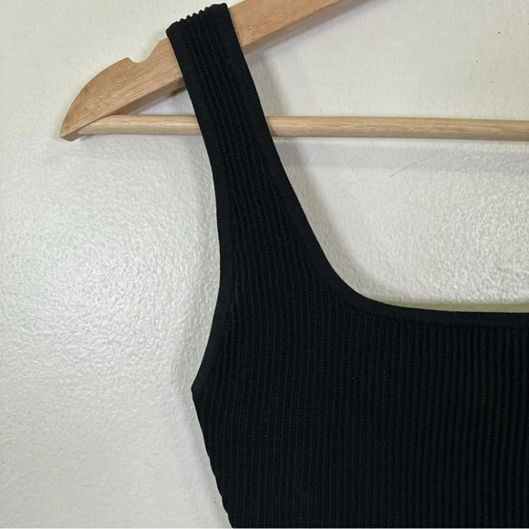 Aritzia Babaton  Sculpt Knit Squareneck Cropped Tank - Picture 6 of 14